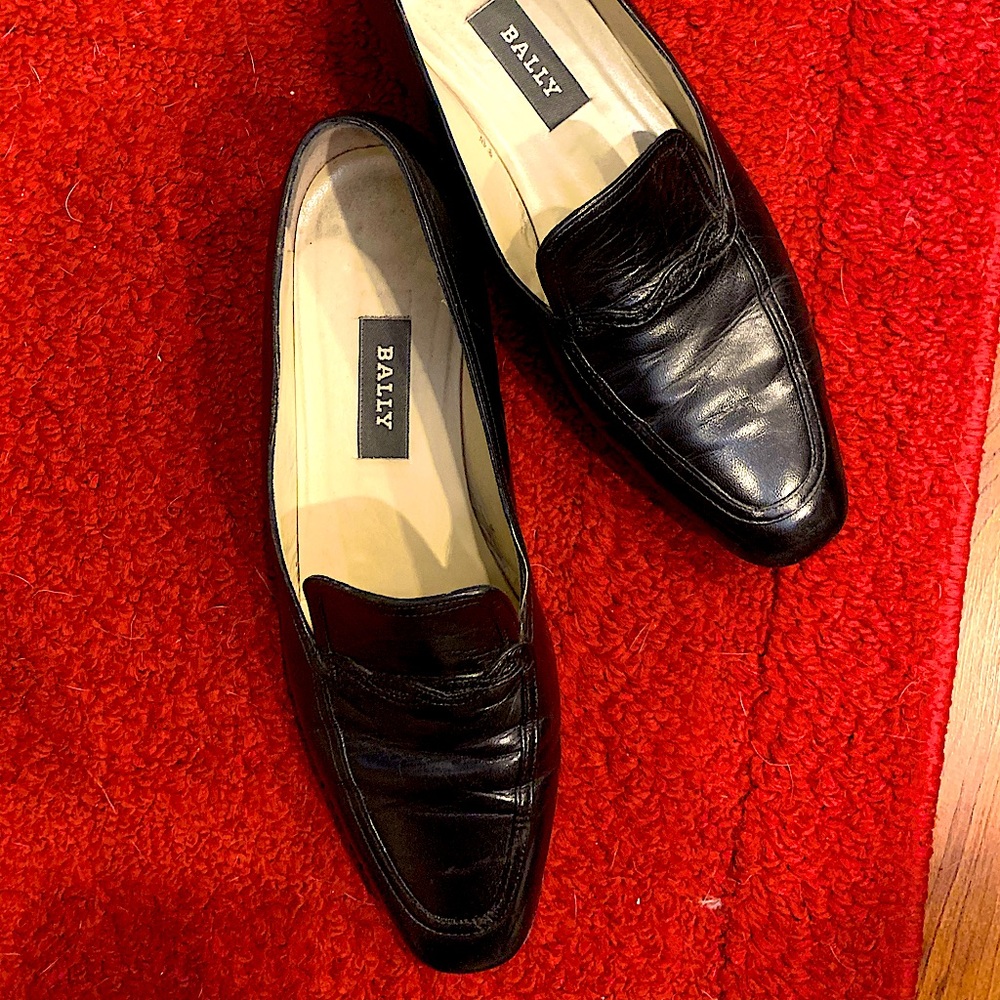 Very good gently used Bally ladies shoes 7.5